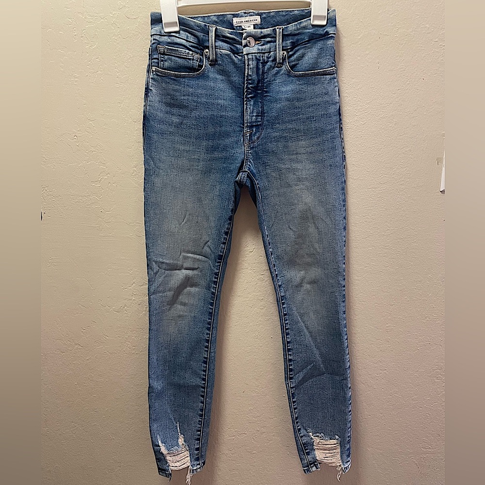Good American Skinny Jeans with distressed bottoms